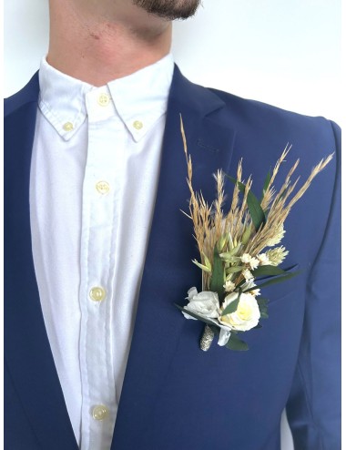 Boutonnière végétale blanche