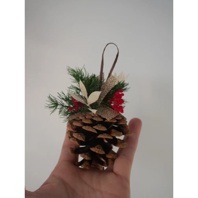 Pomme de pin végétalisée décoration de noel